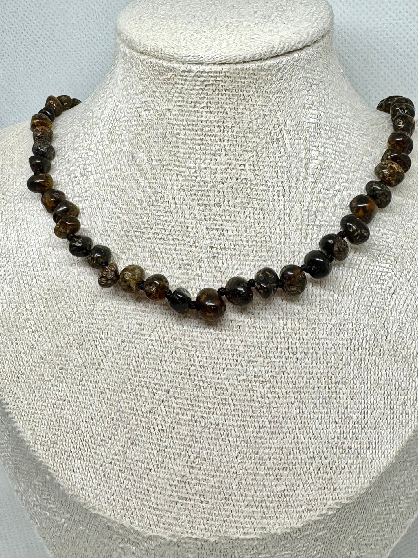 Barnsteen Babyketting - Donkergroen (33 cm)