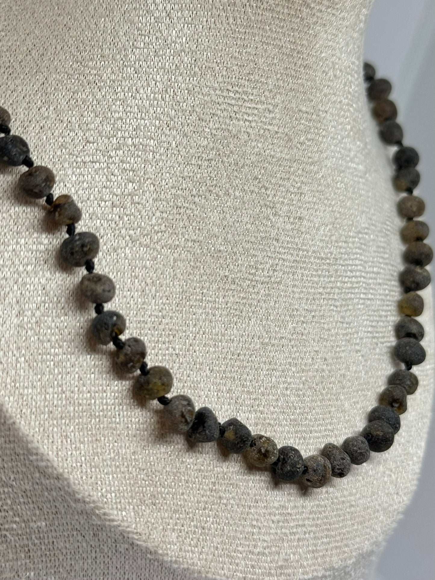 Ham Kehribar Kolye - Koyu Yeşil (55-60 cm)