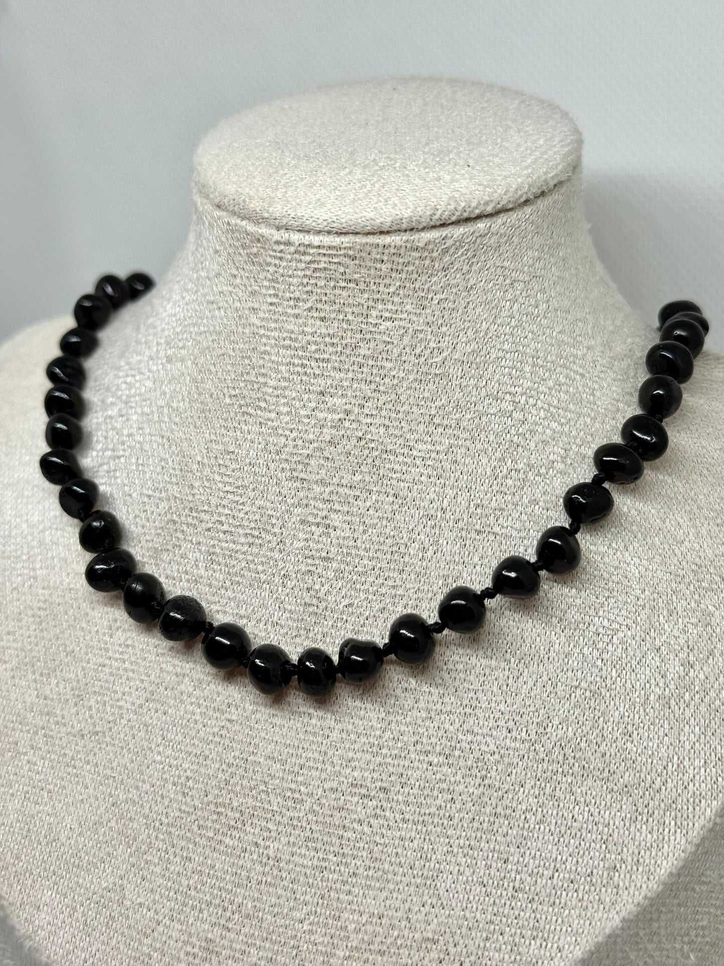 Kehribar Bebek Kolye - Siyah (33 cm)