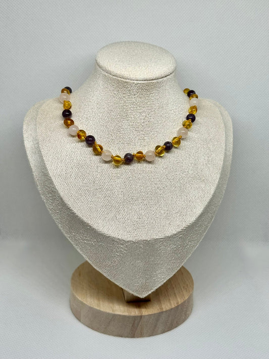 Barnsteen & Natuursteen Babyketting - Honing, Rozenkwarts & Amethist (33 cm)