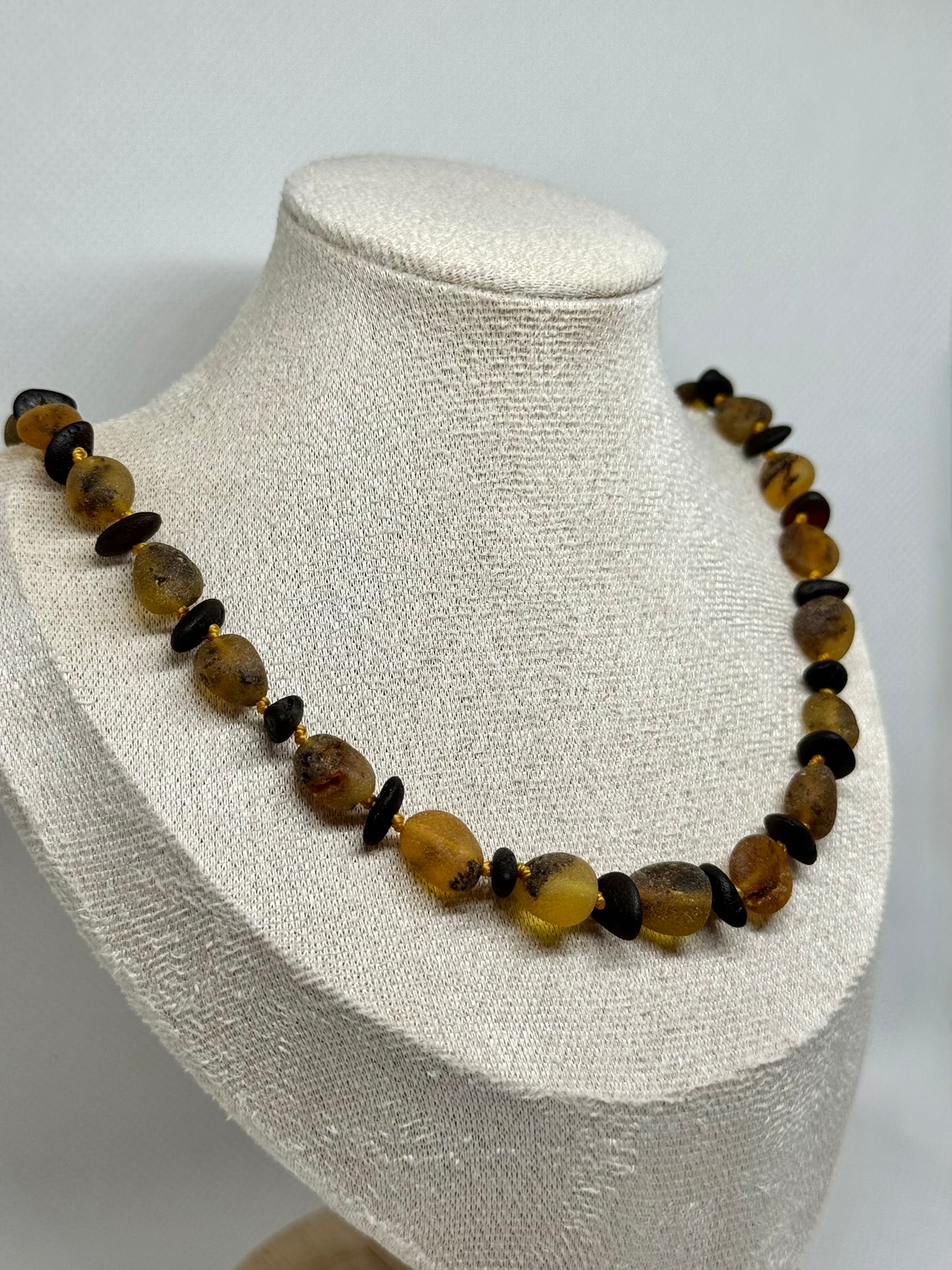 Ruwe Barnsteen Ketting - Groen & Zwart (45 cm)