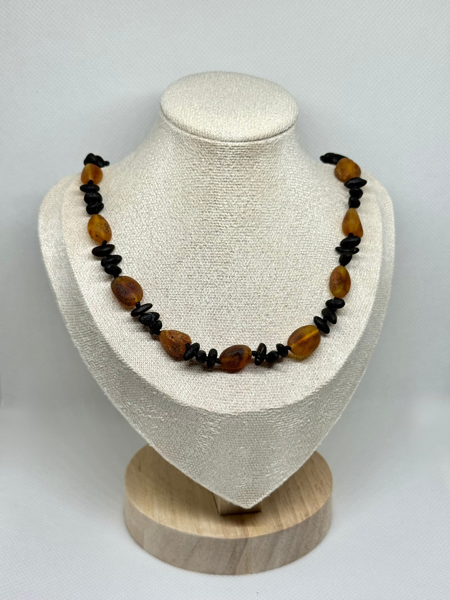 Ham Kehribar Kolye - Konyak ve Siyah (45 cm)